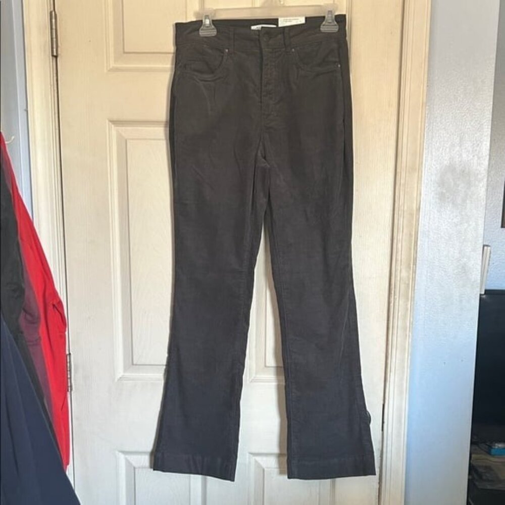 NWT Croft & Barrow forged iron mid rise bootcut corduroy pants size 4